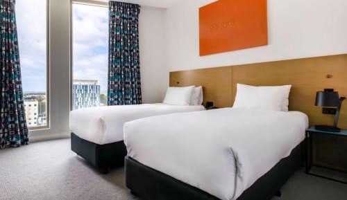 Premium Economy Room 