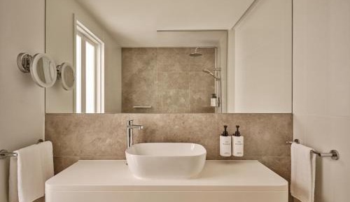 Junior King Suite with Coogee View - Club Lounge Access