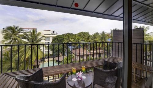 Luxury King Room with Pool View