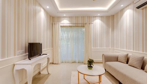 Superior One-Bedroom Apartment with Balcony