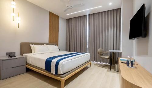 Deluxe Double Room with 10% off on Food & Beverages with a-la-carte selection,Guaranteed Early check-in & Late check-out ,10% Off on Laundry service for upto 2 clothing item(s)  