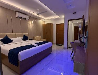Deluxe King Room