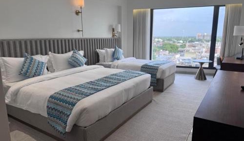 Deluxe Family Room