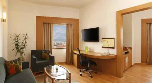 Junior Suite (20% off on session of Spa ,Enjoy Happy Hours with 1+1 offer,10% Off on Laundry service and Late Check-out till 1500 hrs (subject to availability))