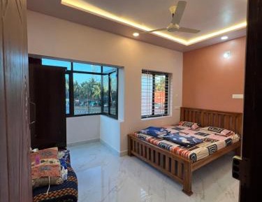 Deluxe Room (2 Adults + 1 Child)