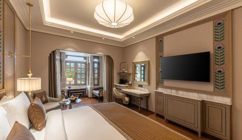 Mewar Superior King Room with Pool View