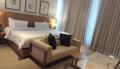 Zuper DeluxZ Room