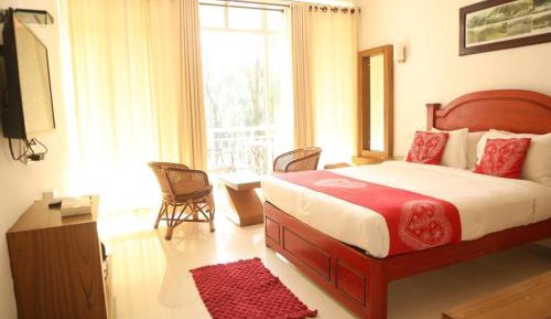 Standard Queen Room