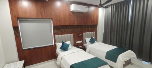 Superior Double or Twin Room with City View