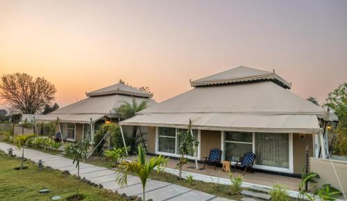 Luxury Tent with Private Courtyard