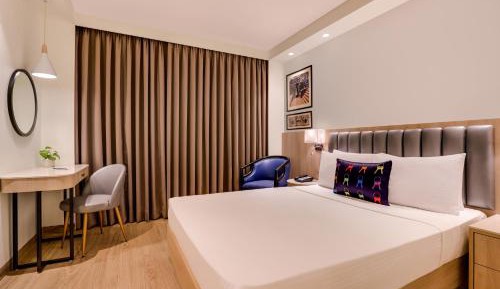 Deluxe Double Room (for Half Board Plan only : 10% off on One-way Airport Transfer,10% Off on Laundry service)