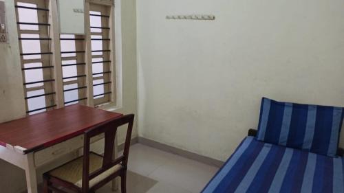Single Room with Shared Bathroom