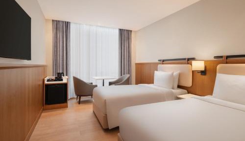 Fairfield Twin Room with 15% discount on Food and Soft beverages.