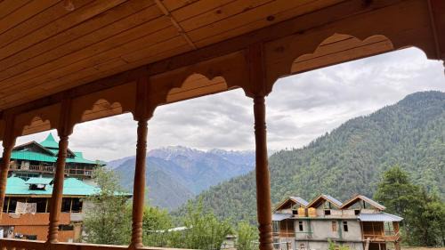 King Room with Mountain View