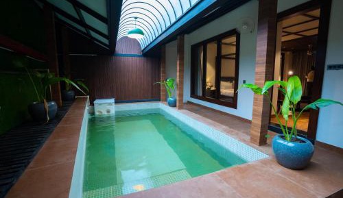 Suite with Private Pool