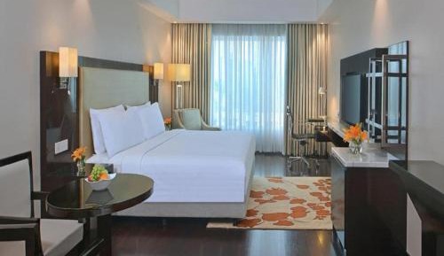 Executive Room - City View with 10% discount on food, beverages and laundry | 50% discount on spa until 5pm | 1+1 IMFL Happy Hours from 1pm to 5pm  (Henry's Pub Only) | Cookies & Chocolate platter per stay | 10 min foot massage