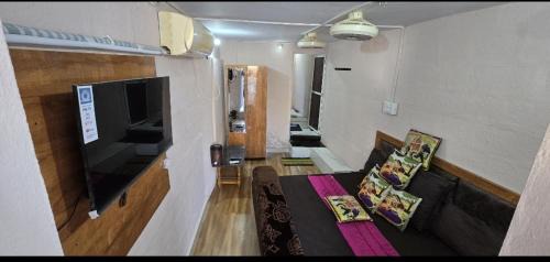 Deluxe Double Room (2 Adults + 1 Child)