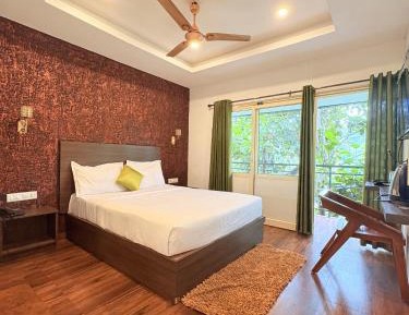 Suite with Garden View