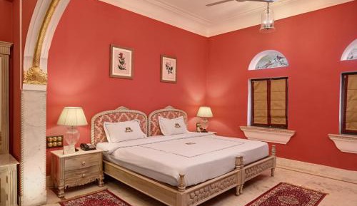 King Room: 15% off on Food, 10 % off on Laundry Service