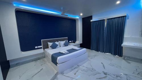 Double or Twin Room with View