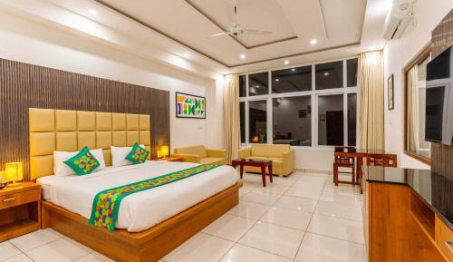 Superior Room with Bathtub