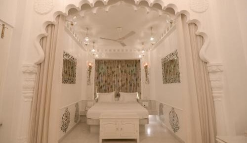 Standard Room Non Lake Facing: Avail 30% Discount on spa (Valid for stay from 15 Apr to 30th Sept 2026)