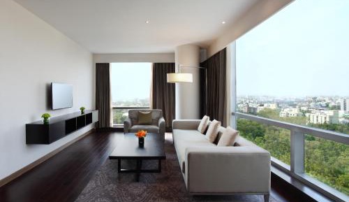 King Suite |  15% discount on Spa & 20% discount on F&B (Till 31st Oct)