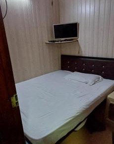 Single Room with Shared Bathroom