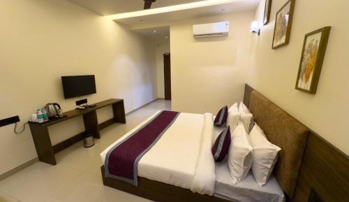 Standard King Room