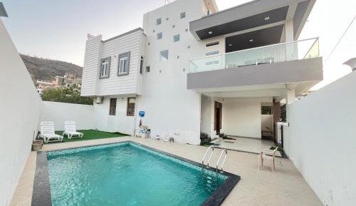 Deluxe Villa