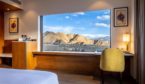 King Room with Mountain View