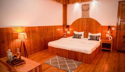 Double Room with Mountain View