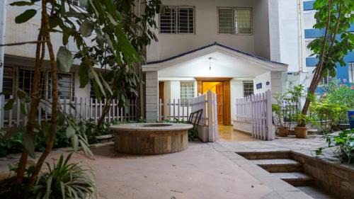 Deluxe Double Room (2 Adults + 1 Child)