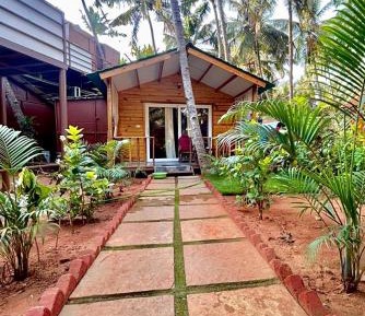 Bungalow with Garden View