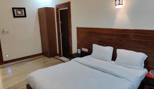 Queen Room