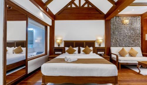 Suite Regal Enclave with 10% off on session of Spa,Buffet/Drinks/a la carte & Complimentary Bonfire,Plantation Walk