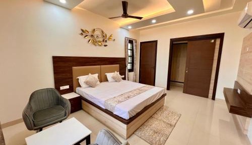 Superior King Room