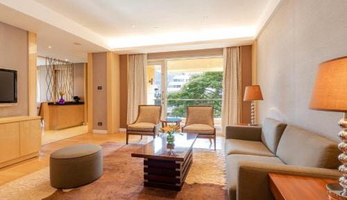 One-Bedroom Executive Apartment with Complimentary Happy Hours with 1+1 offer from 3:00 PM till 7:00 PM at Bar Single Malt & Co.