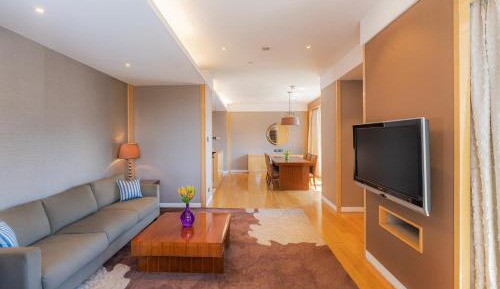 Two-Bedroom Apartment with Complimentary Happy Hours with 1+1 offer from 3:00 PM till 7:00 PM at Bar Single Malt & Co.