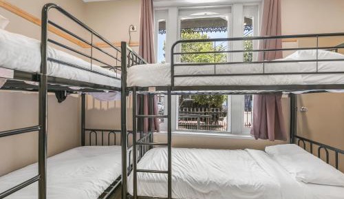 Female Only 4 Beds Room (Ensuite Bathroom)