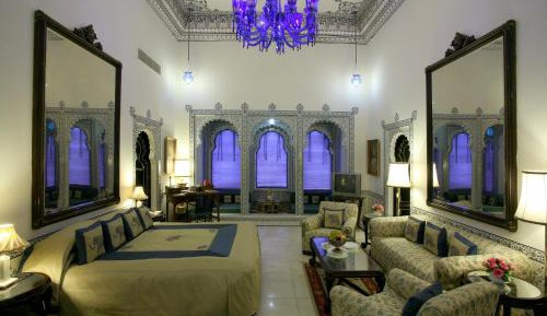 Royal Suite with Round Trip Airport Transfer, Complimentary Two-way Airport Transfer, 10% off on food & beverages with a Buffet spread, Complimentary Laundry service for upto 2 clothing item(s)