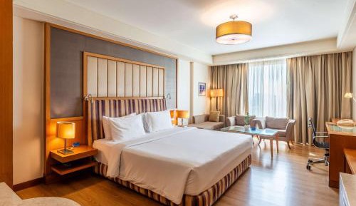 Deluxe Double or Twin Room -  - 10% Discount of Food & Soft Beverages, Hotel Credit of INR 1000 on Food and Soft Beverages in Restaurants only