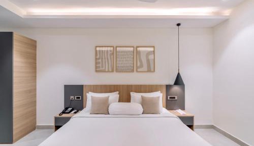 Premier King Supreme with Early Check-In & Late Check-Out upto 2 hours (subject to availability). Free Room Upgrade (subject to availability)