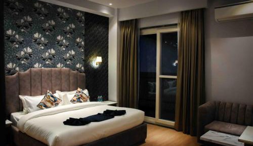 Deluxe Double Room with Balcony