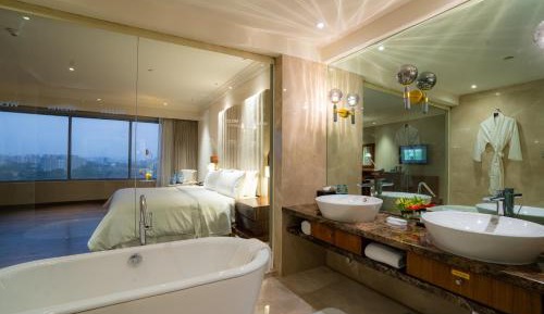 1 King Bed, Executive Lounge Access, Westin Suite