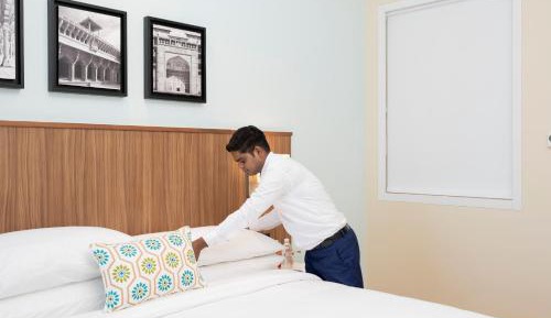 Premium King Room with Taj View, 20% Discount on Food & Soft Beverages and Laundry