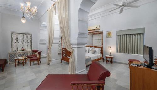 Executive Suite with Complimentary Hi-Tea & Early check-in and late check-out (Subject to availability)