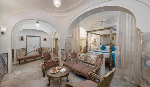 Queen Suite with Complimentary Hi-Tea