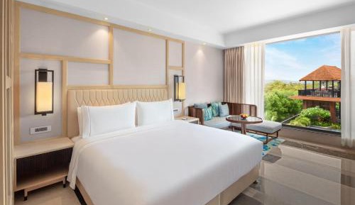 Premium Guest Room with 1 King, Courtyard View, Bathtub -  INR 1000 SPA Credit (Stay between Sunday to Thursday)  - Complimentary beer on arrival and free shuttle to the beach