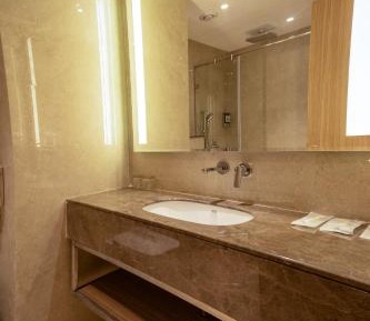 Superior room - 1 Double Bed - 10% off on One-way Airport Transfer